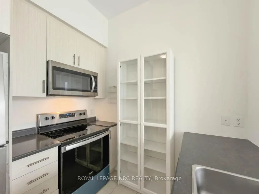 16 Concord Place #632