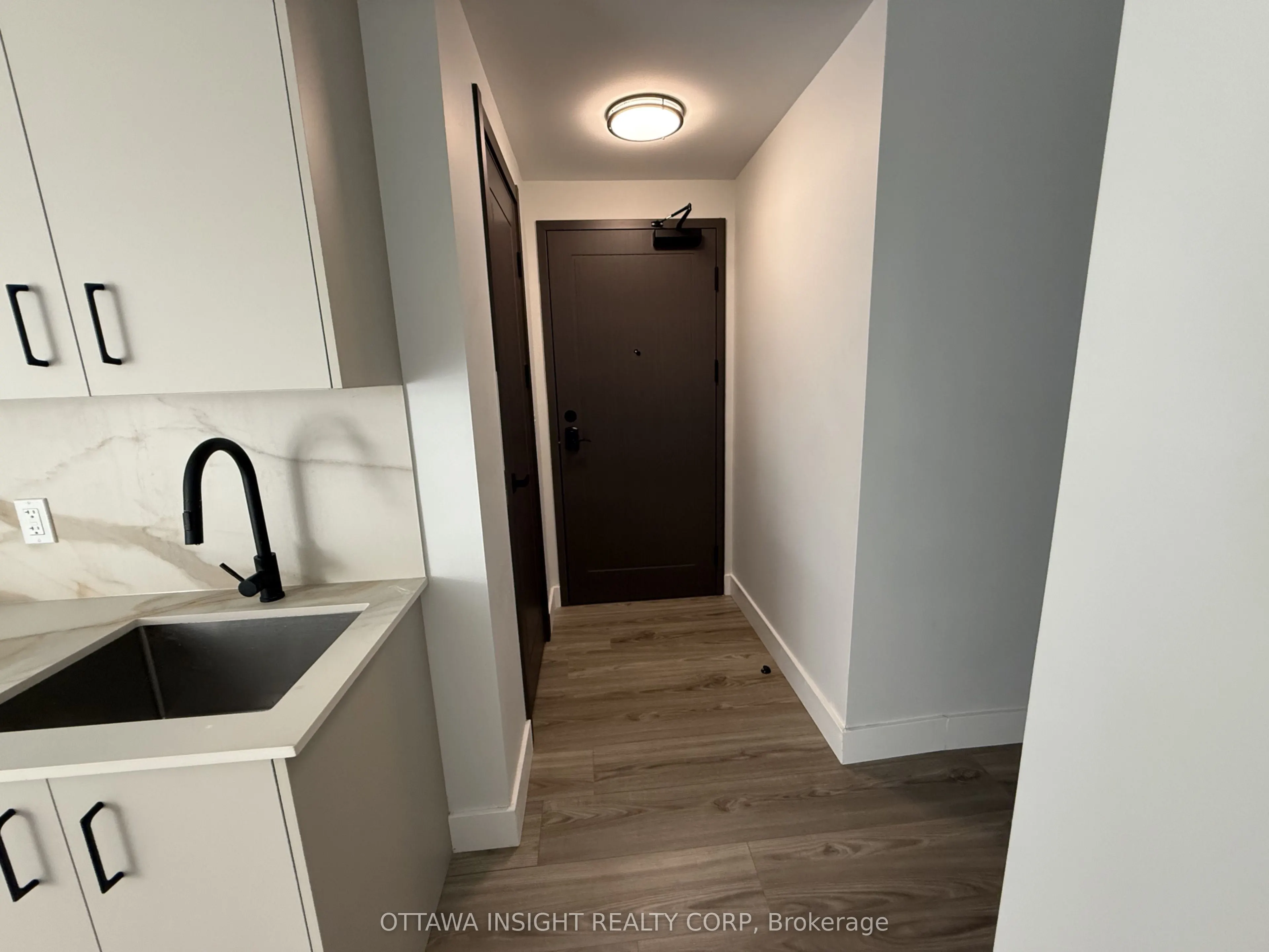 266 Carruthers Avenue #4