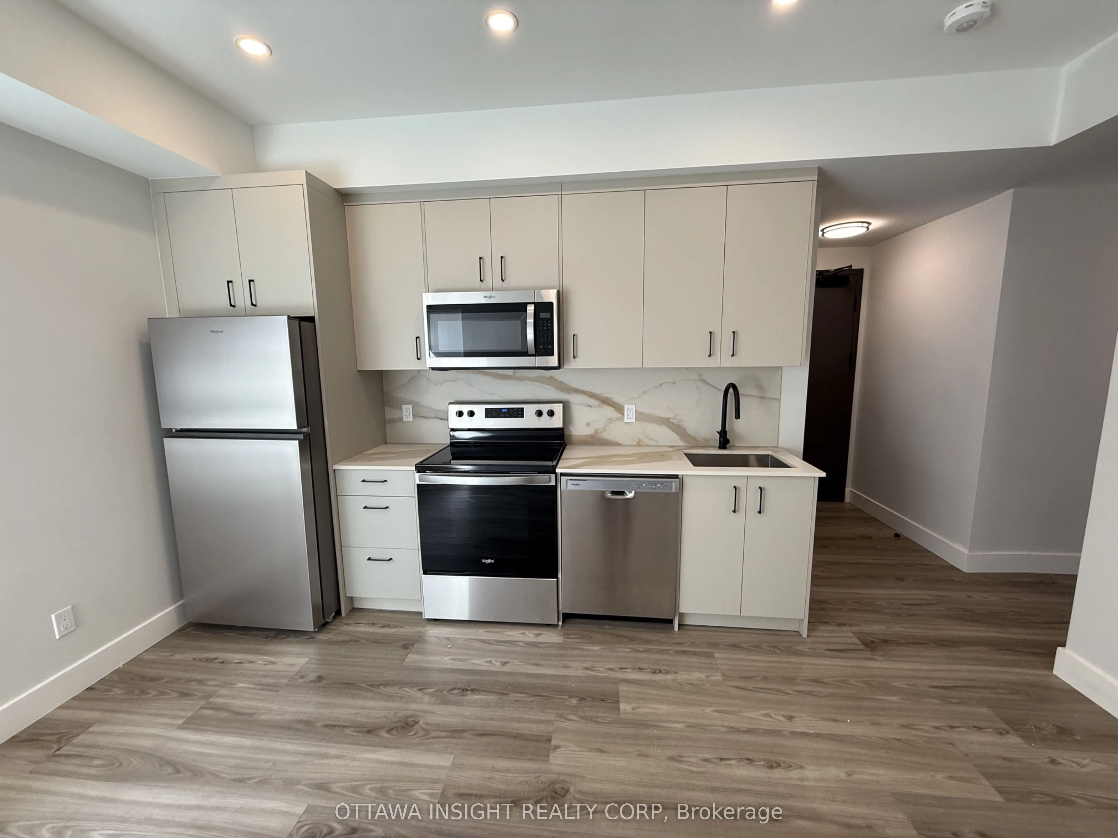 266 Carruthers Avenue #4