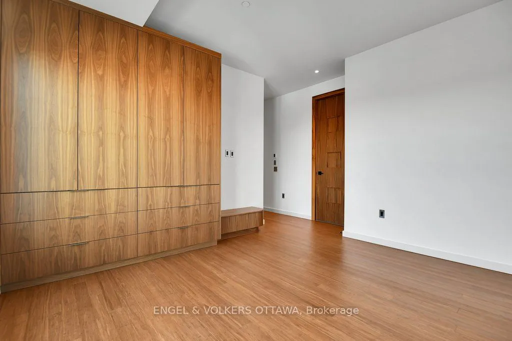135 Barrette Street #PH4