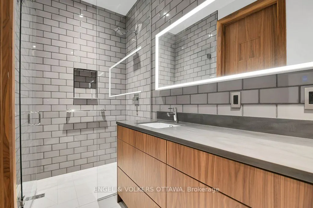 135 Barrette Street #PH4