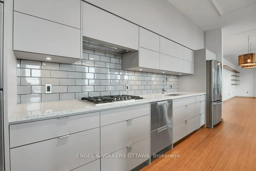 135 Barrette Street #PH4