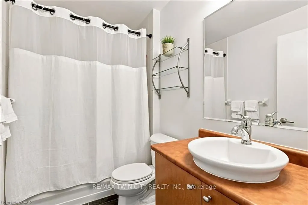 410 King Street W #408