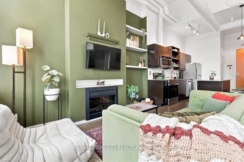 410 King Street W #408