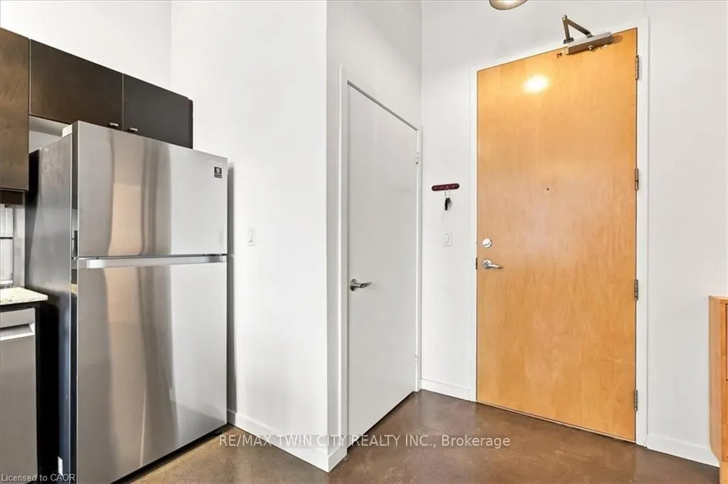 410 King Street W #408