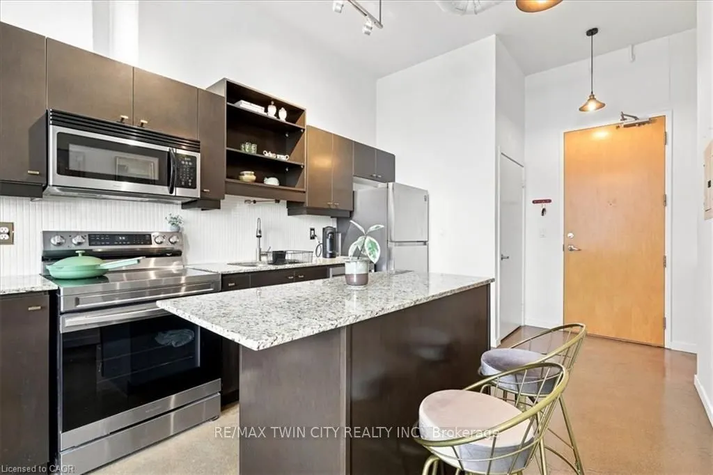 410 King Street W #408