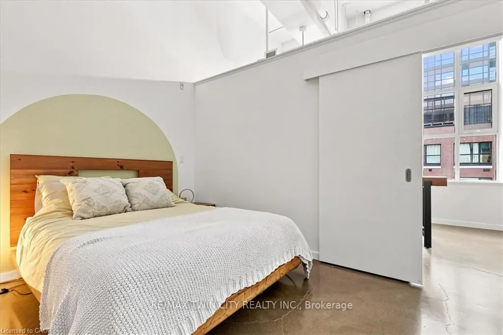 410 King Street W #408