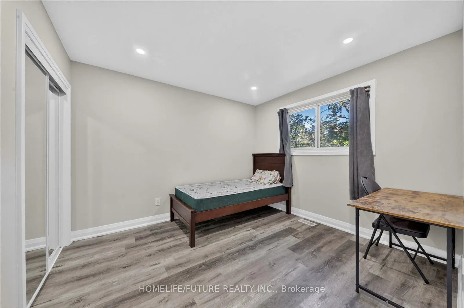 7 Cardill Crescent