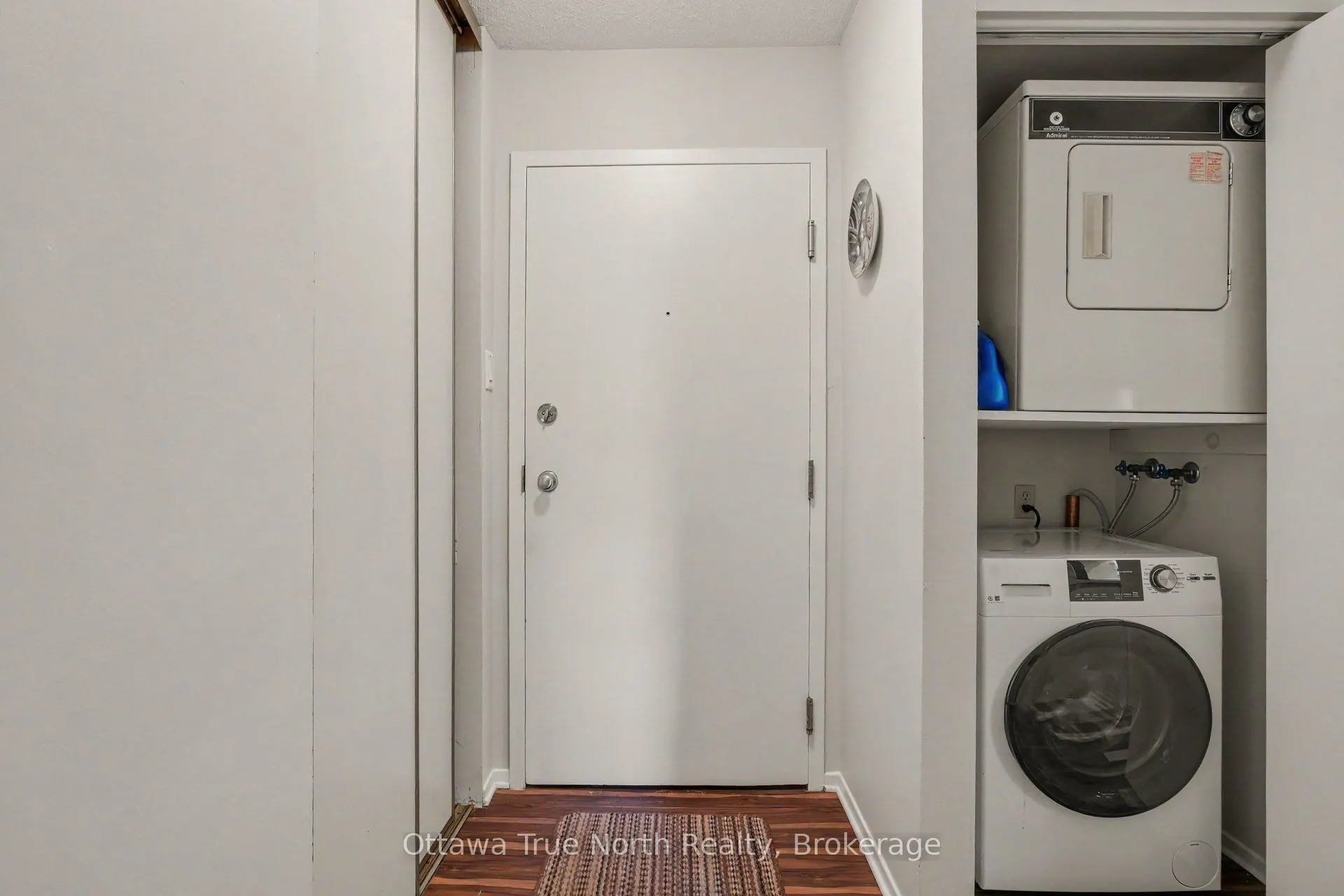 212 Viewmount Drive #218