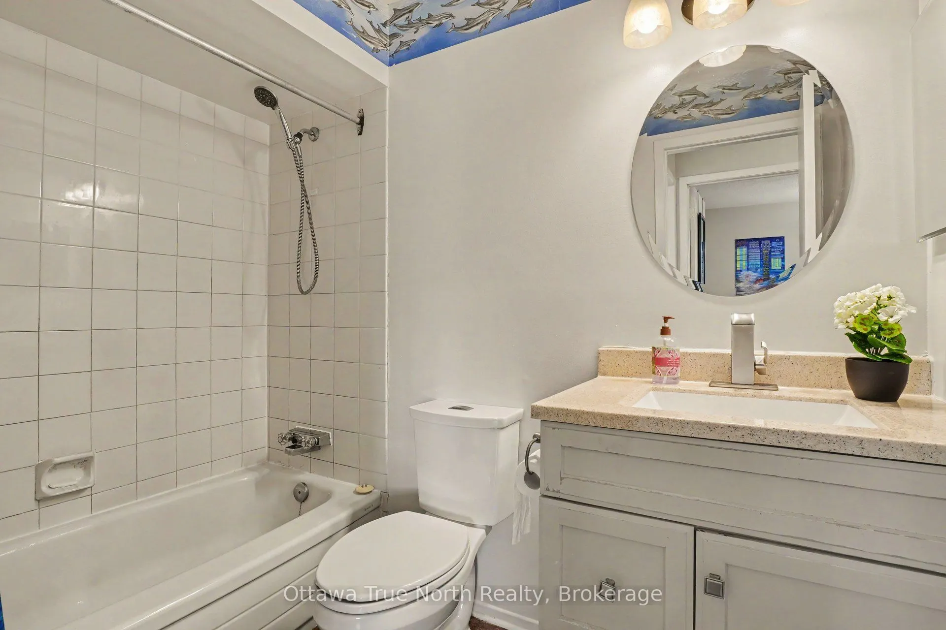 212 Viewmount Drive #218