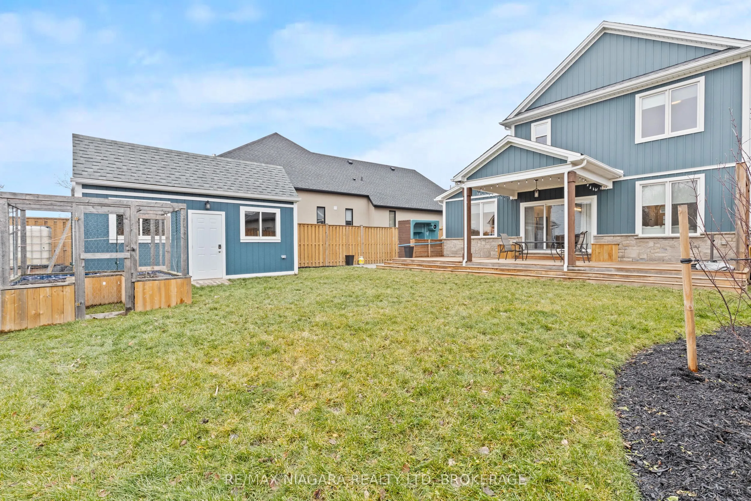 3549 Canfield Crescent