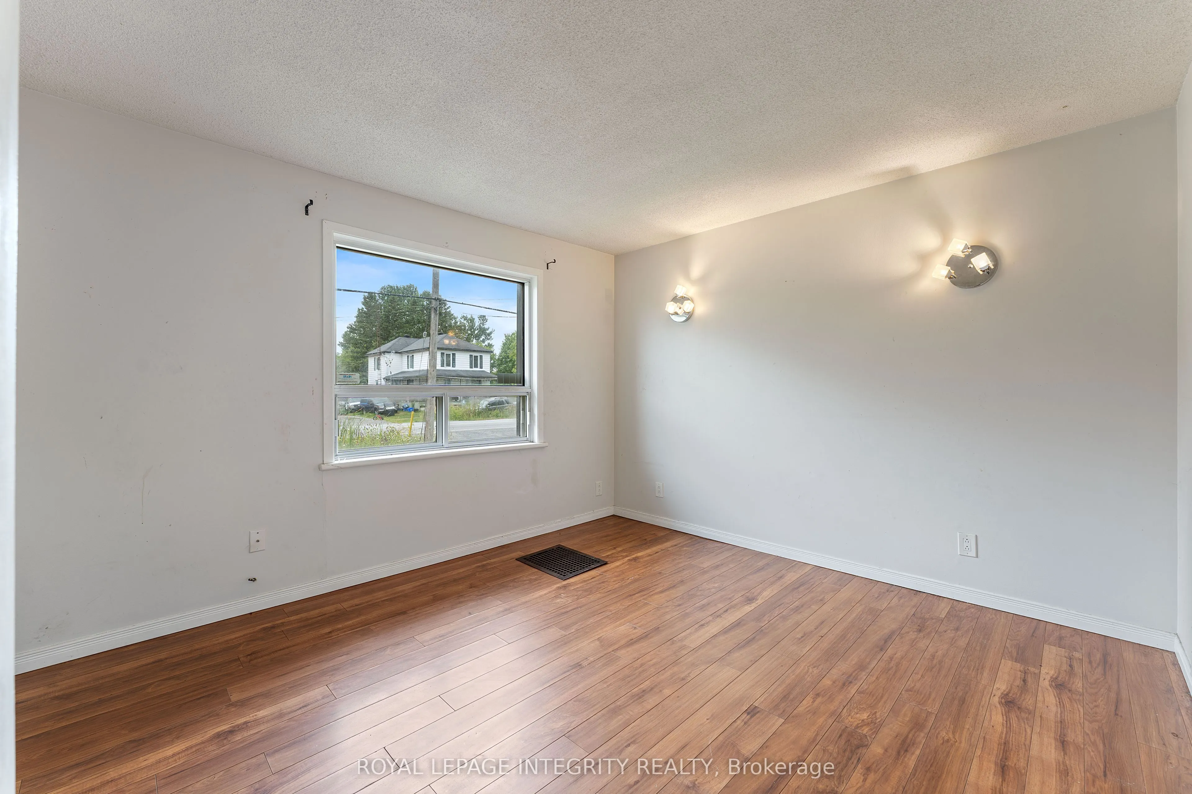 3823 Drouin Road
