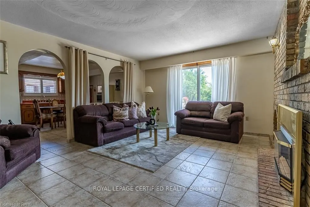 216 Margaret Avenue #Lower