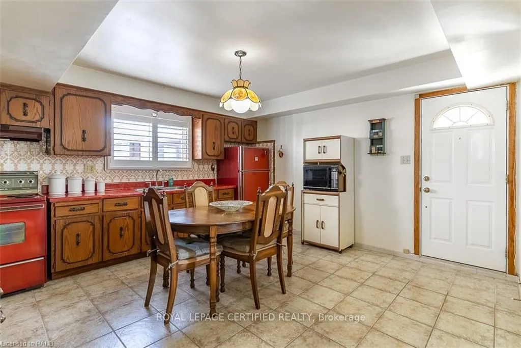 216 Margaret Avenue #Lower