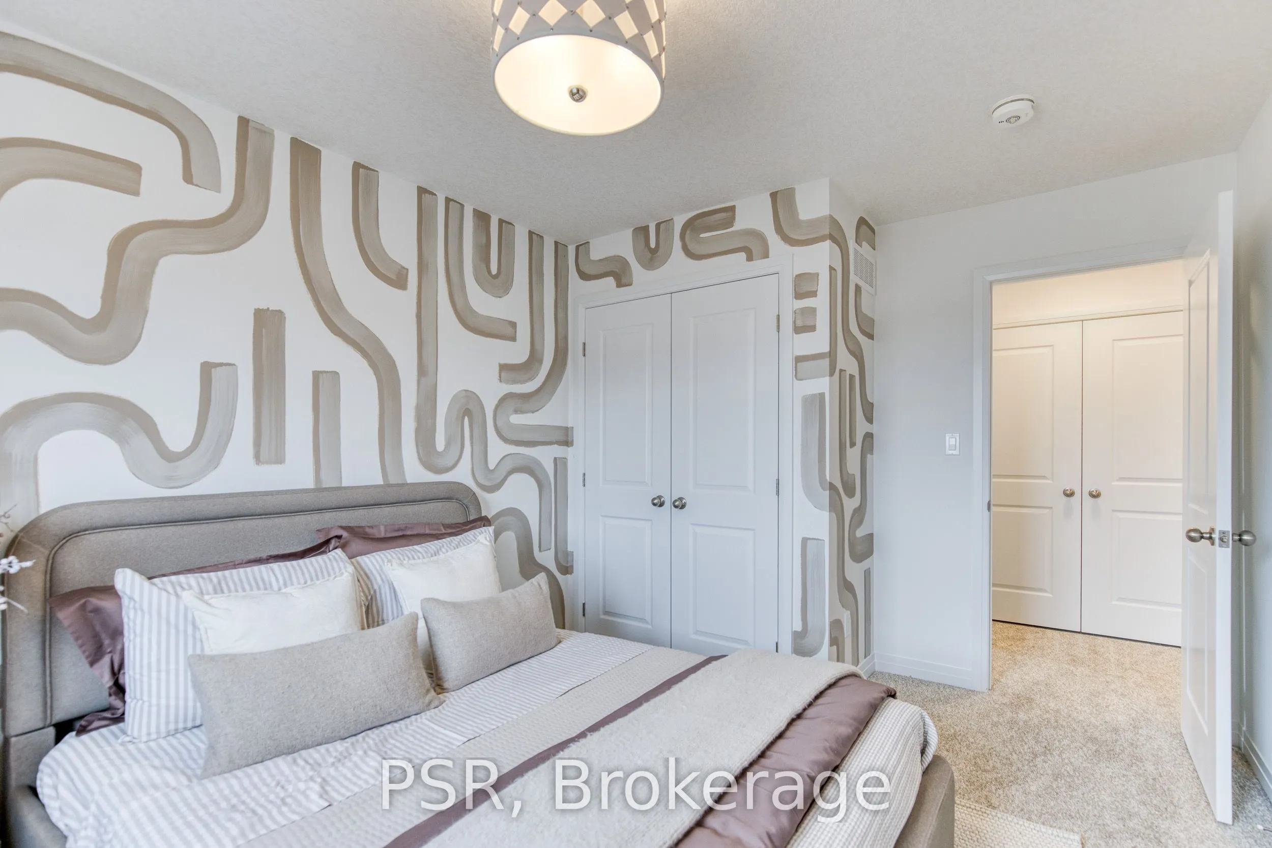 200 Rivergreen Crescent