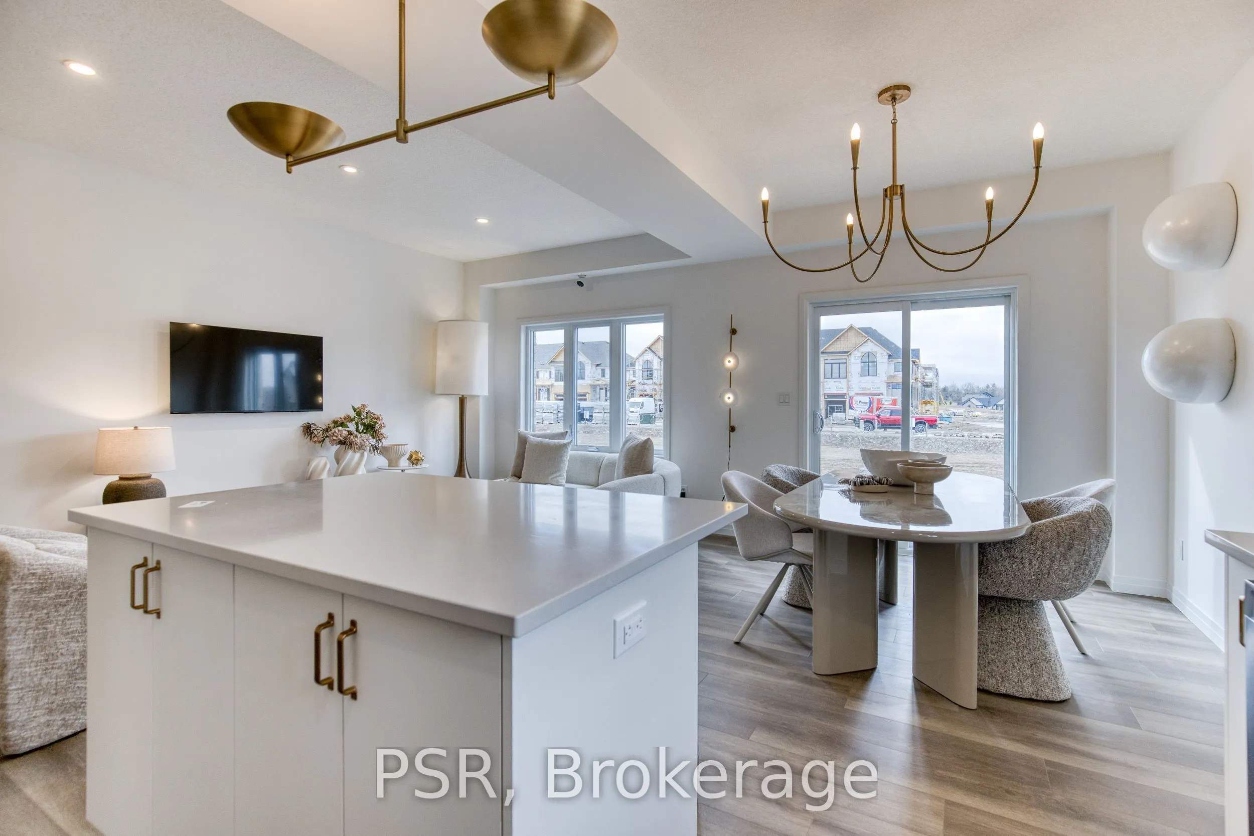 200 Rivergreen Crescent