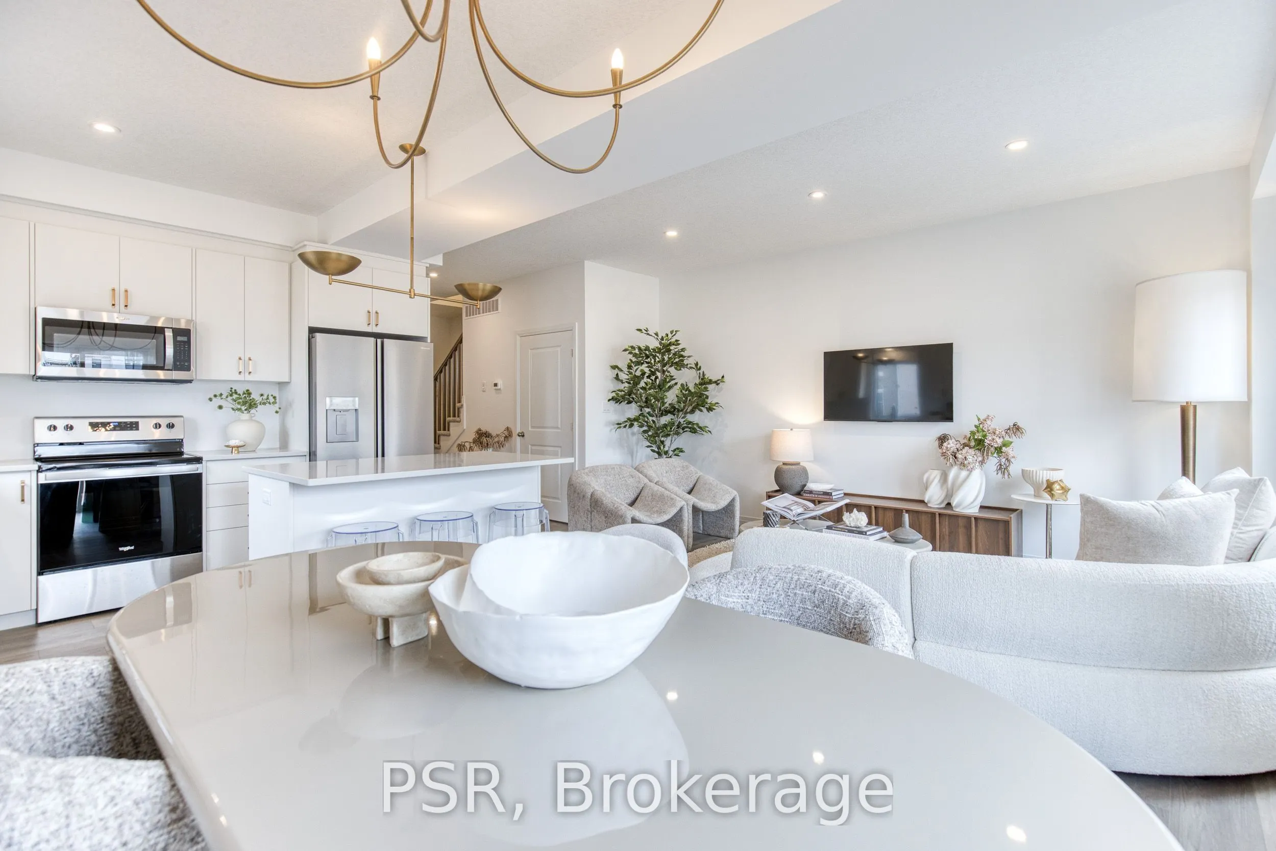 200 Rivergreen Crescent