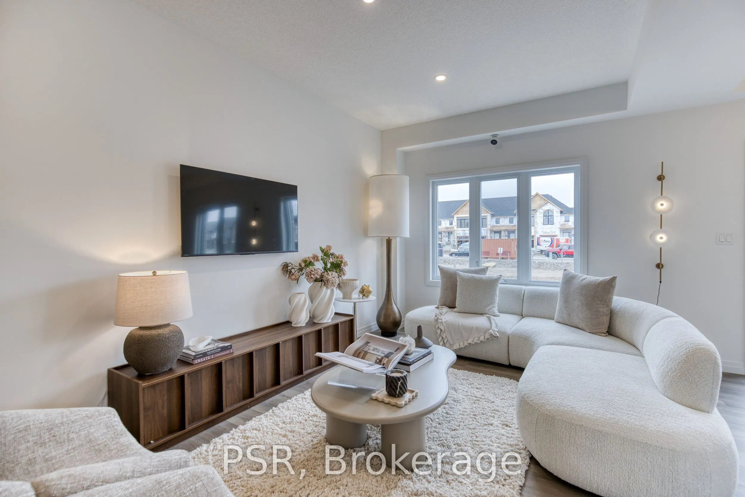 200 Rivergreen Crescent