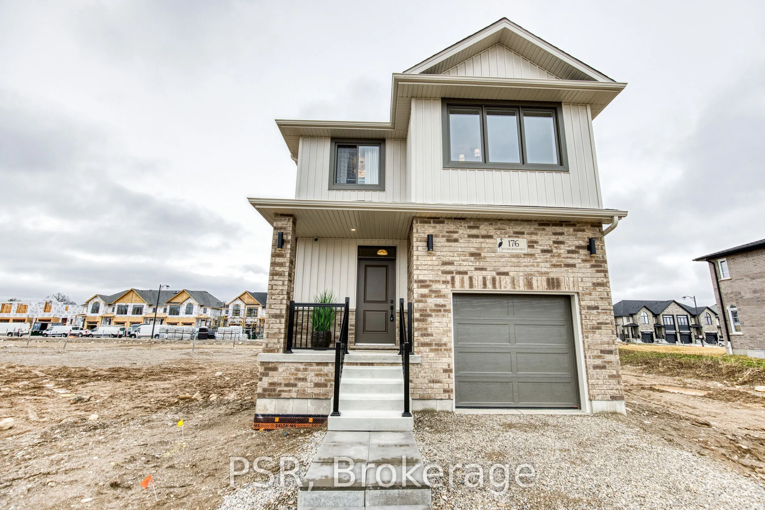 200 Rivergreen Crescent