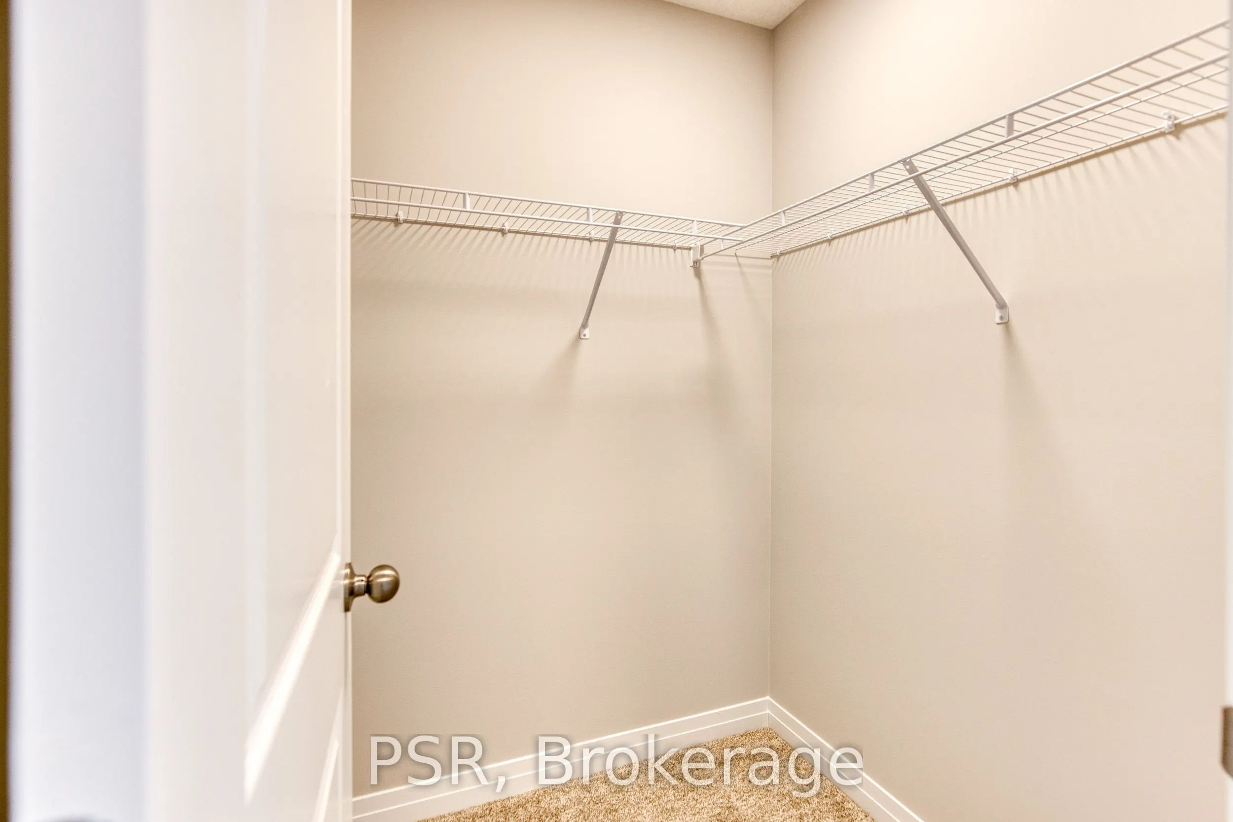 200 Rivergreen Crescent