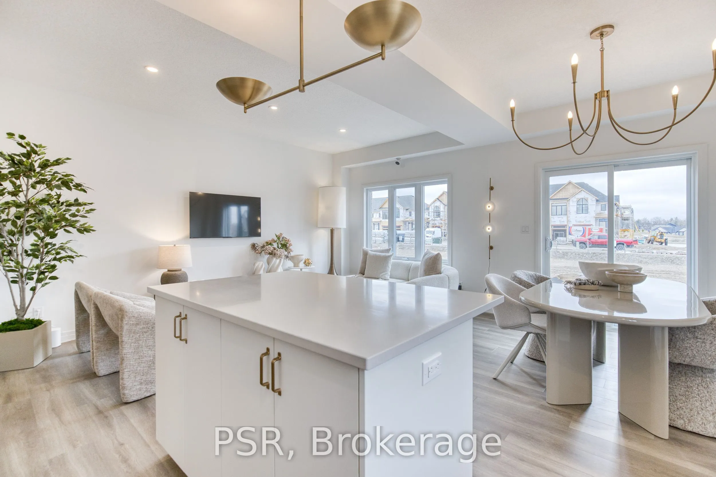 200 Rivergreen Crescent