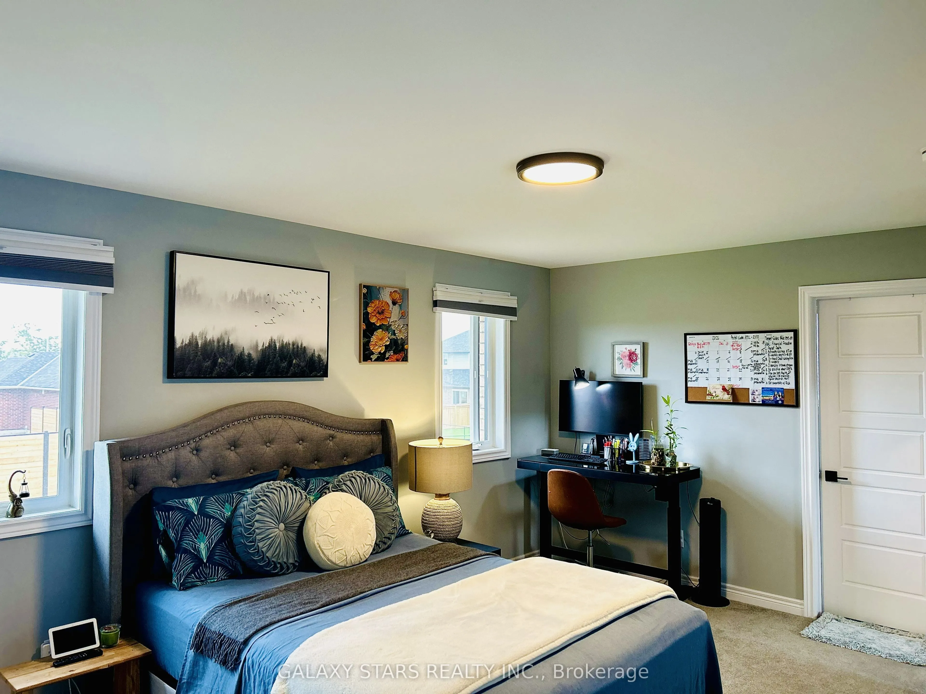 9 Bradley Lane E