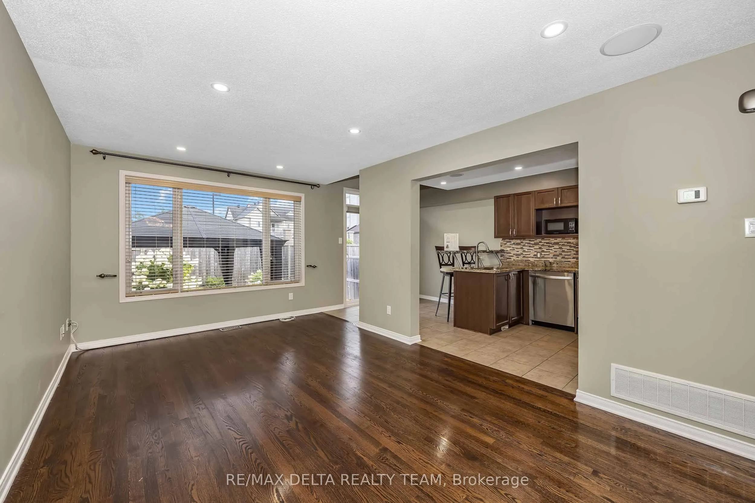 253 Cityview Crescent