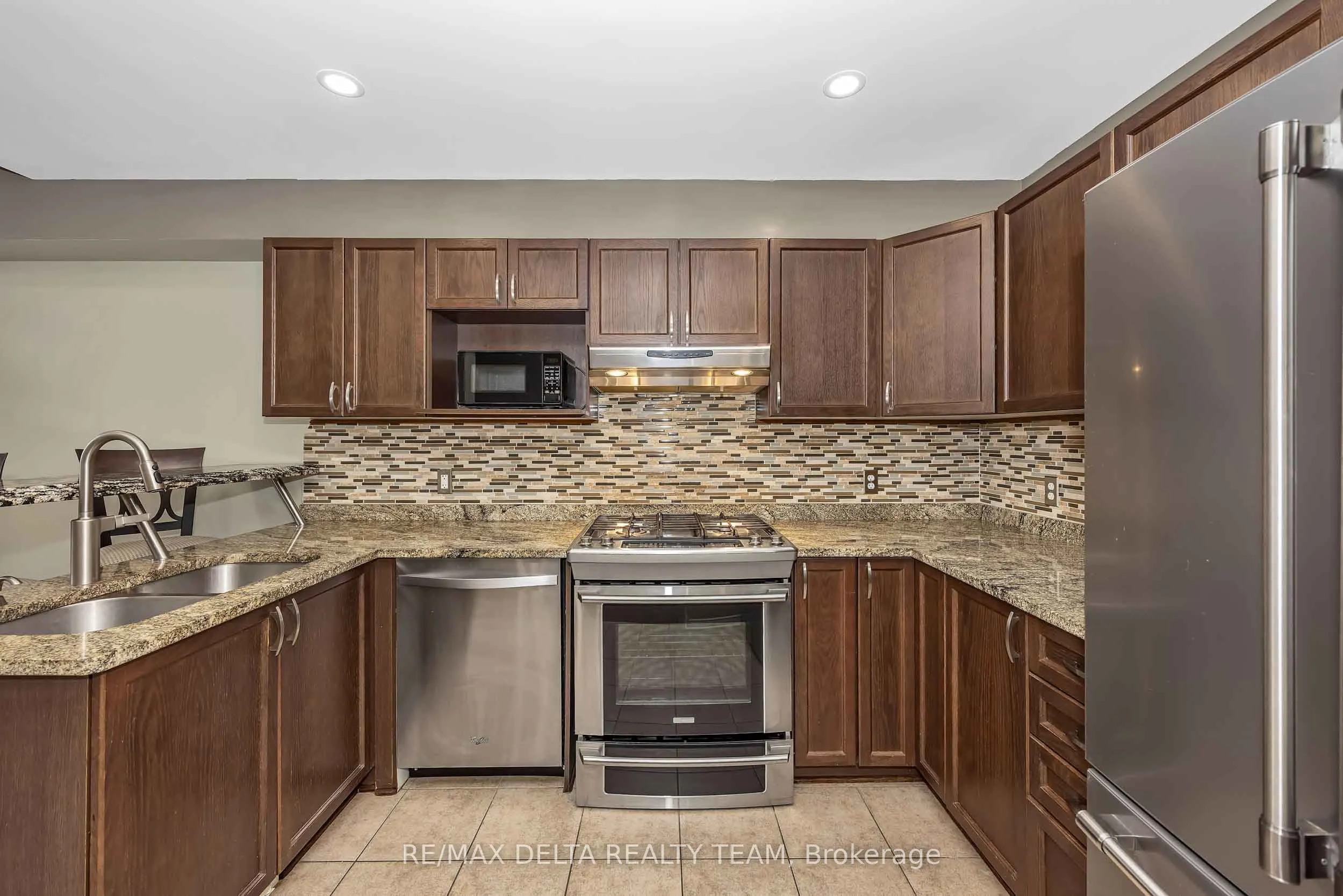253 Cityview Crescent