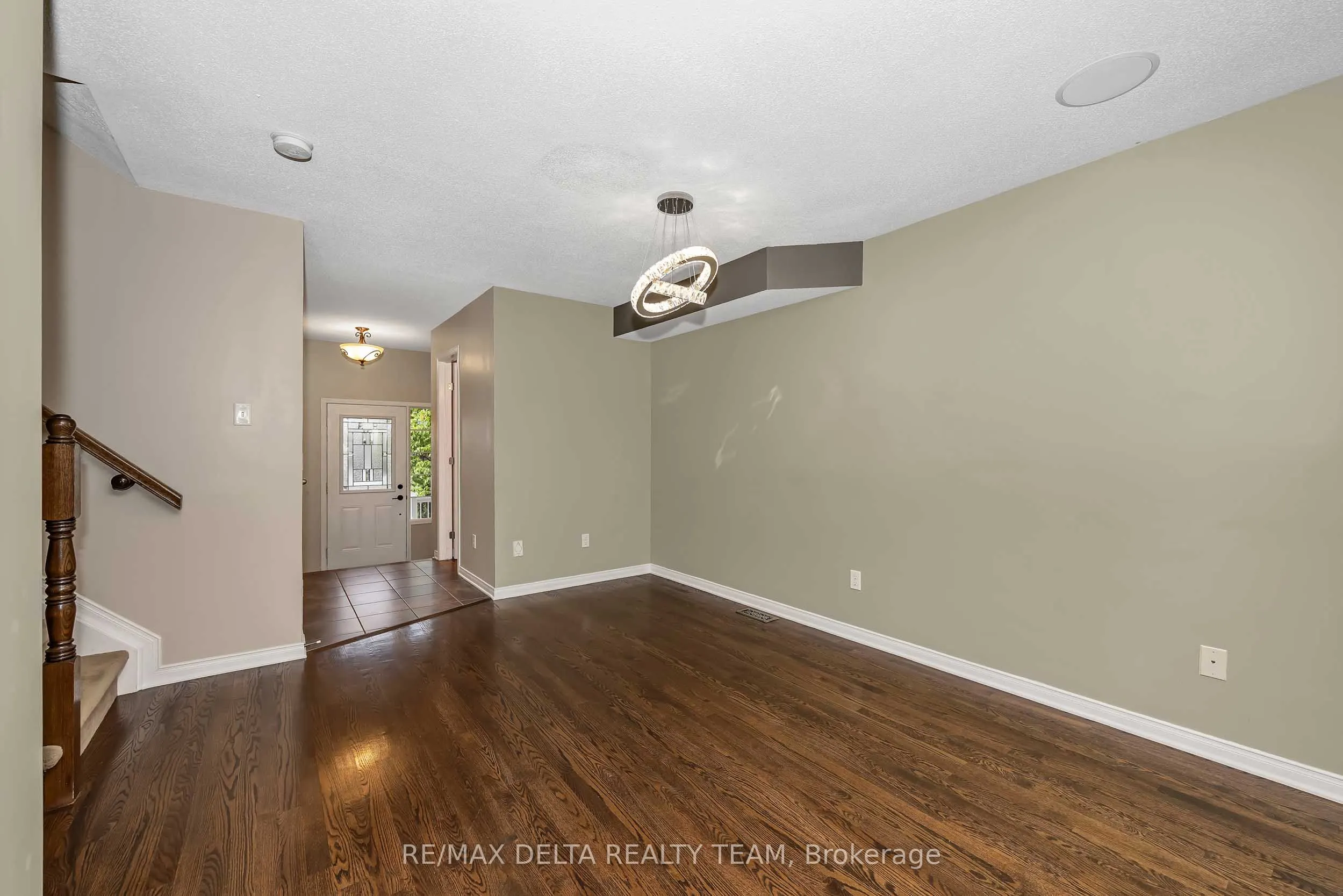 253 Cityview Crescent