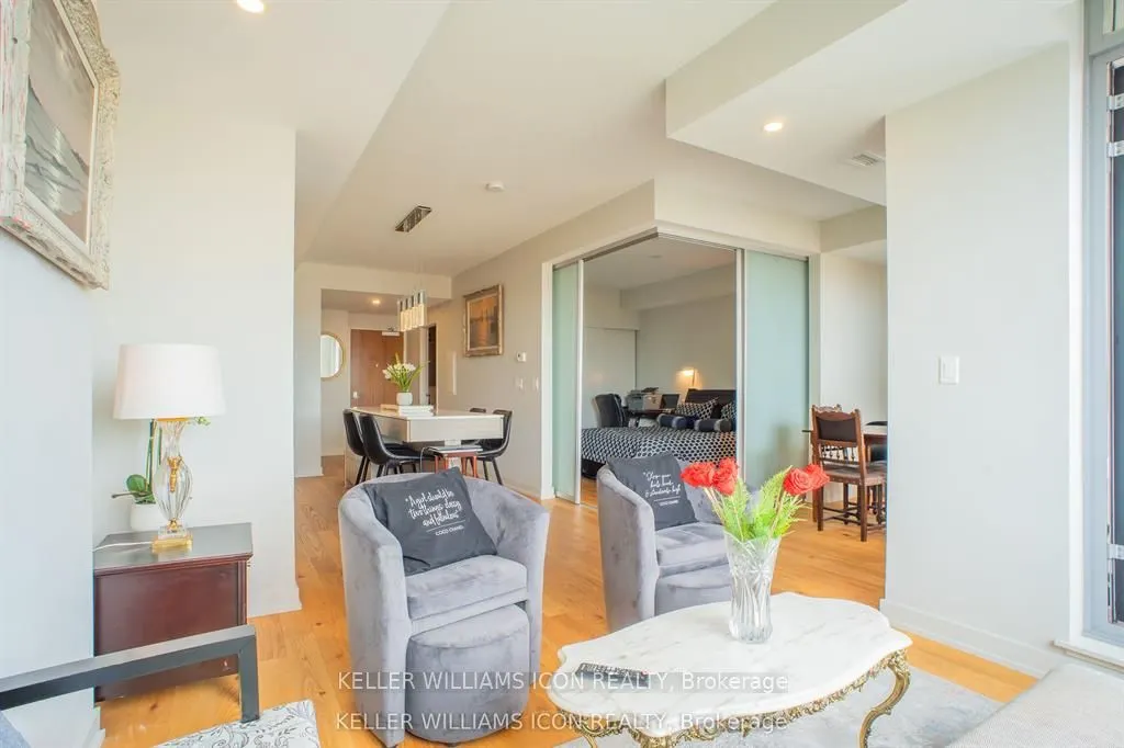 101 Queen Street #1105