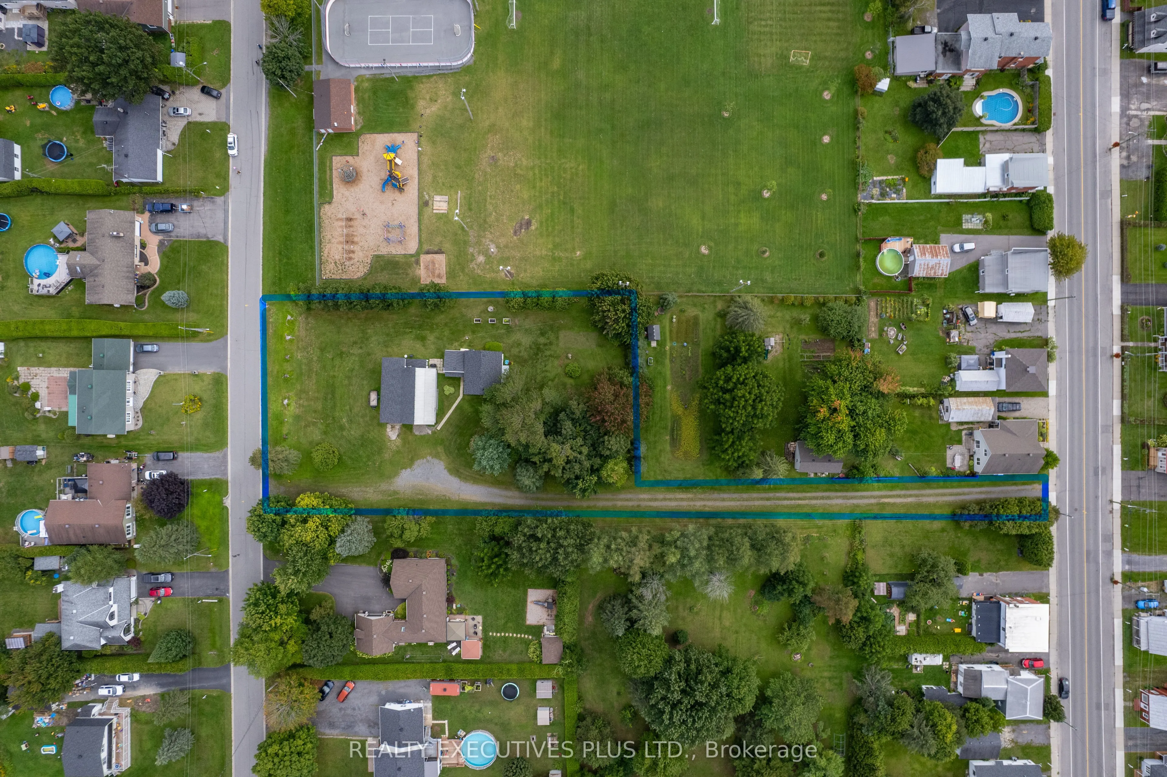 3705 Champlain Street E