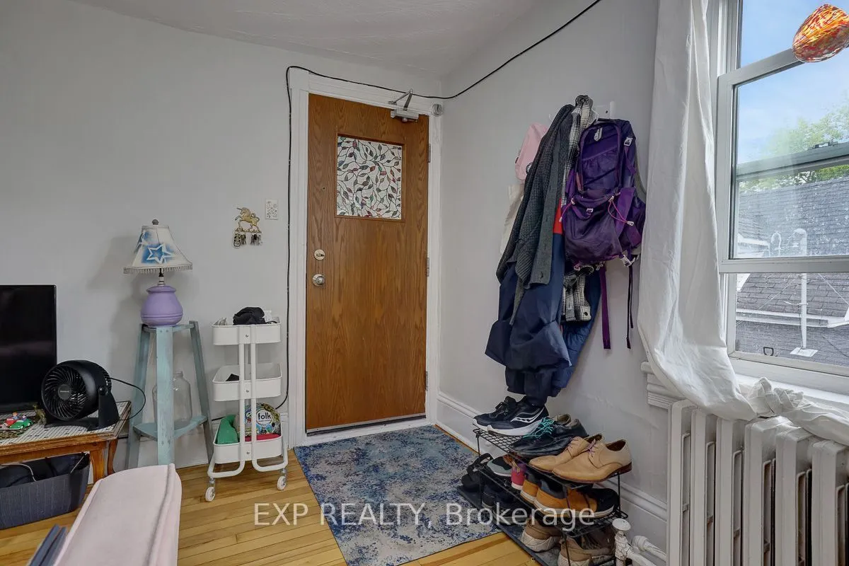 108 Lebreton Street N