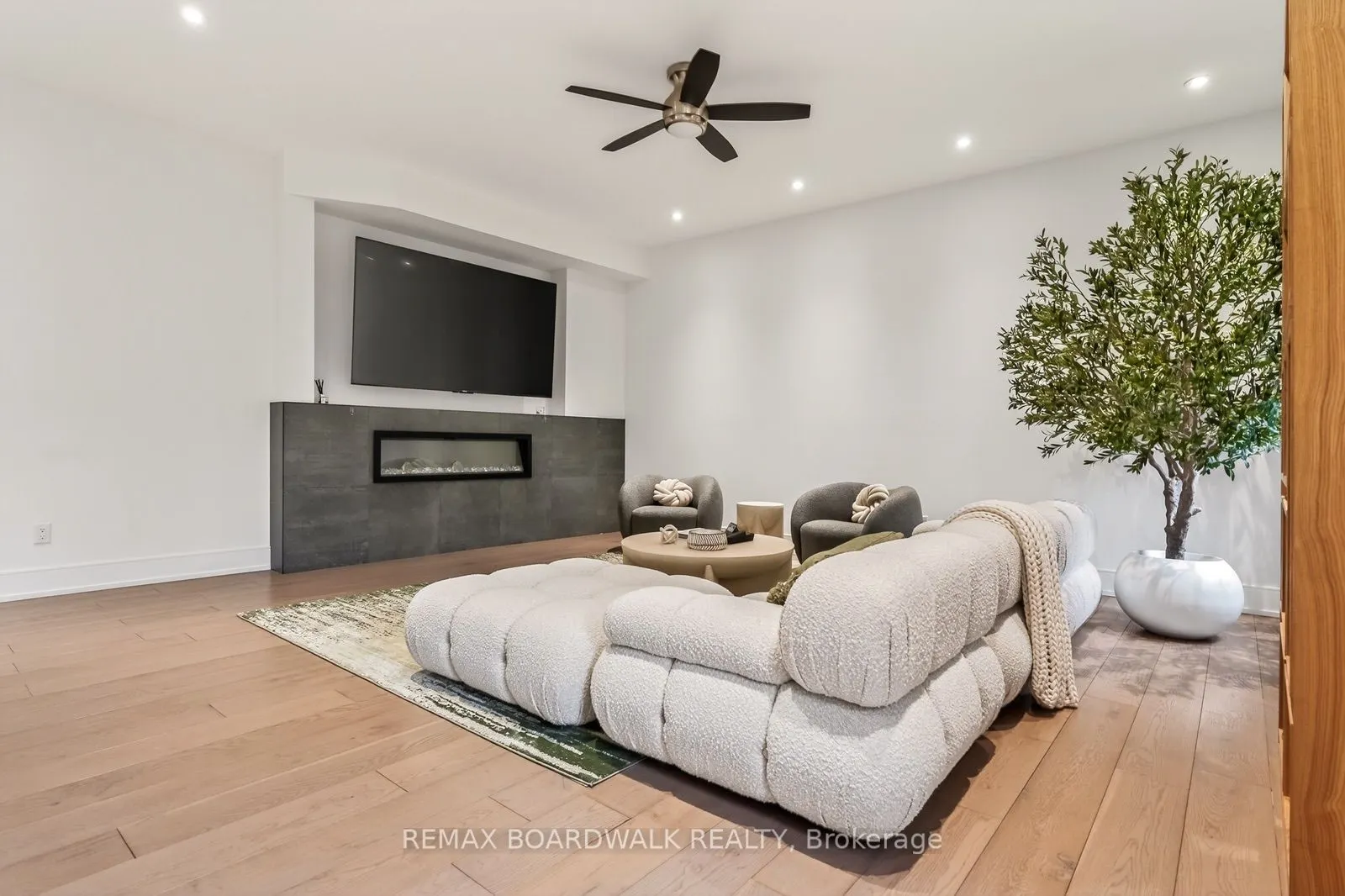246 Westhaven Crescent