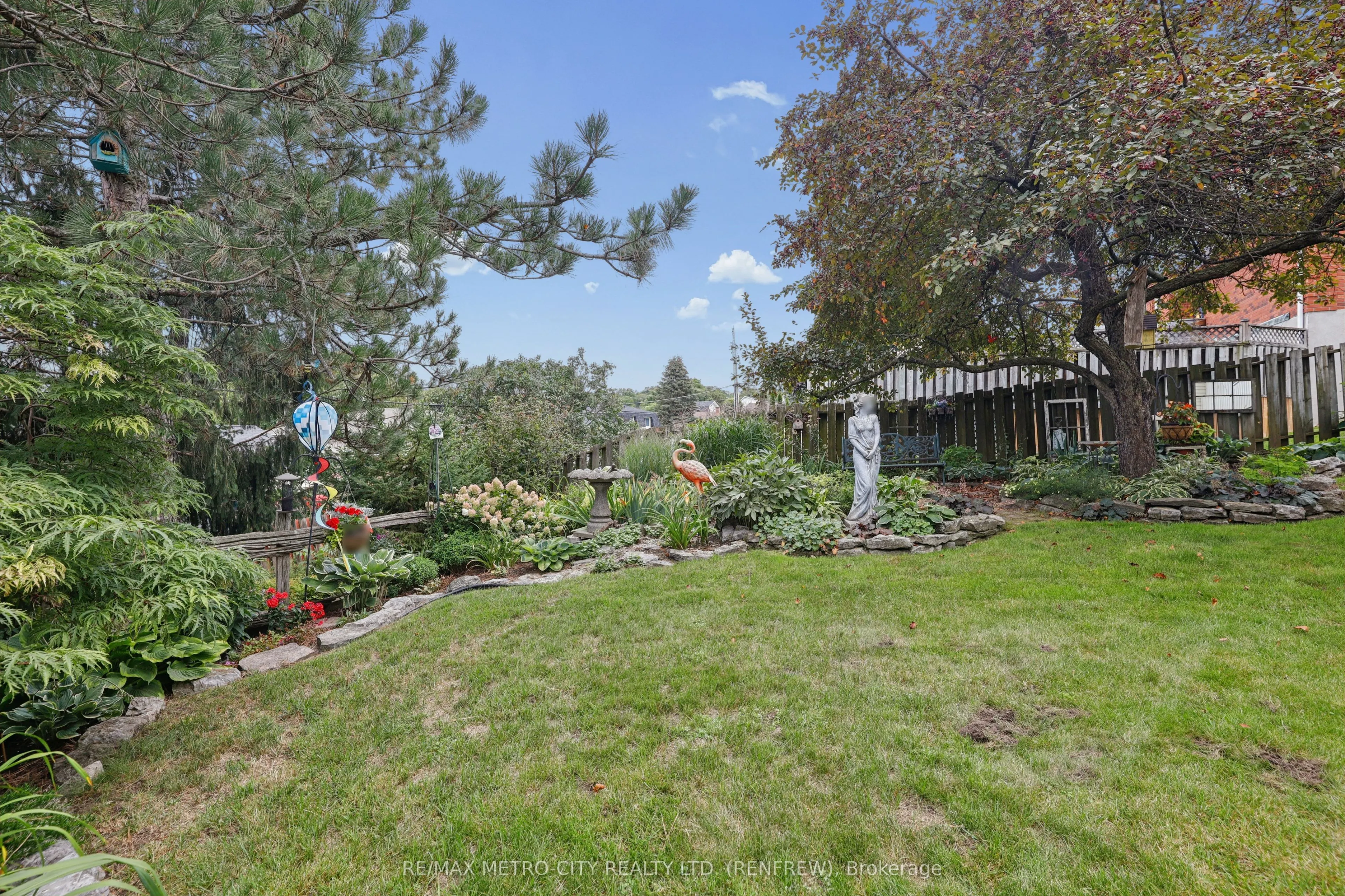 876 Hillsview Street