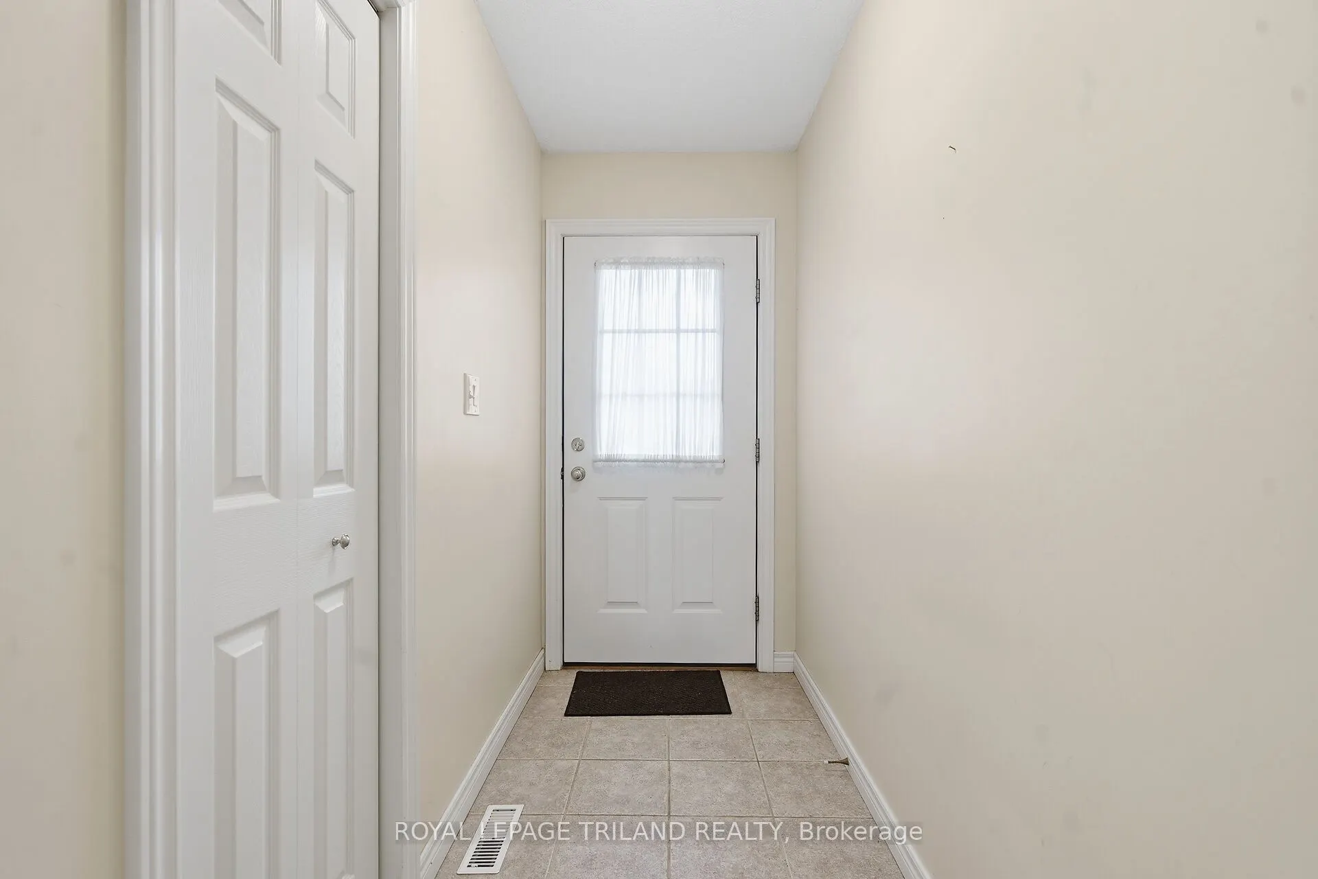 20 Windemere Place #10