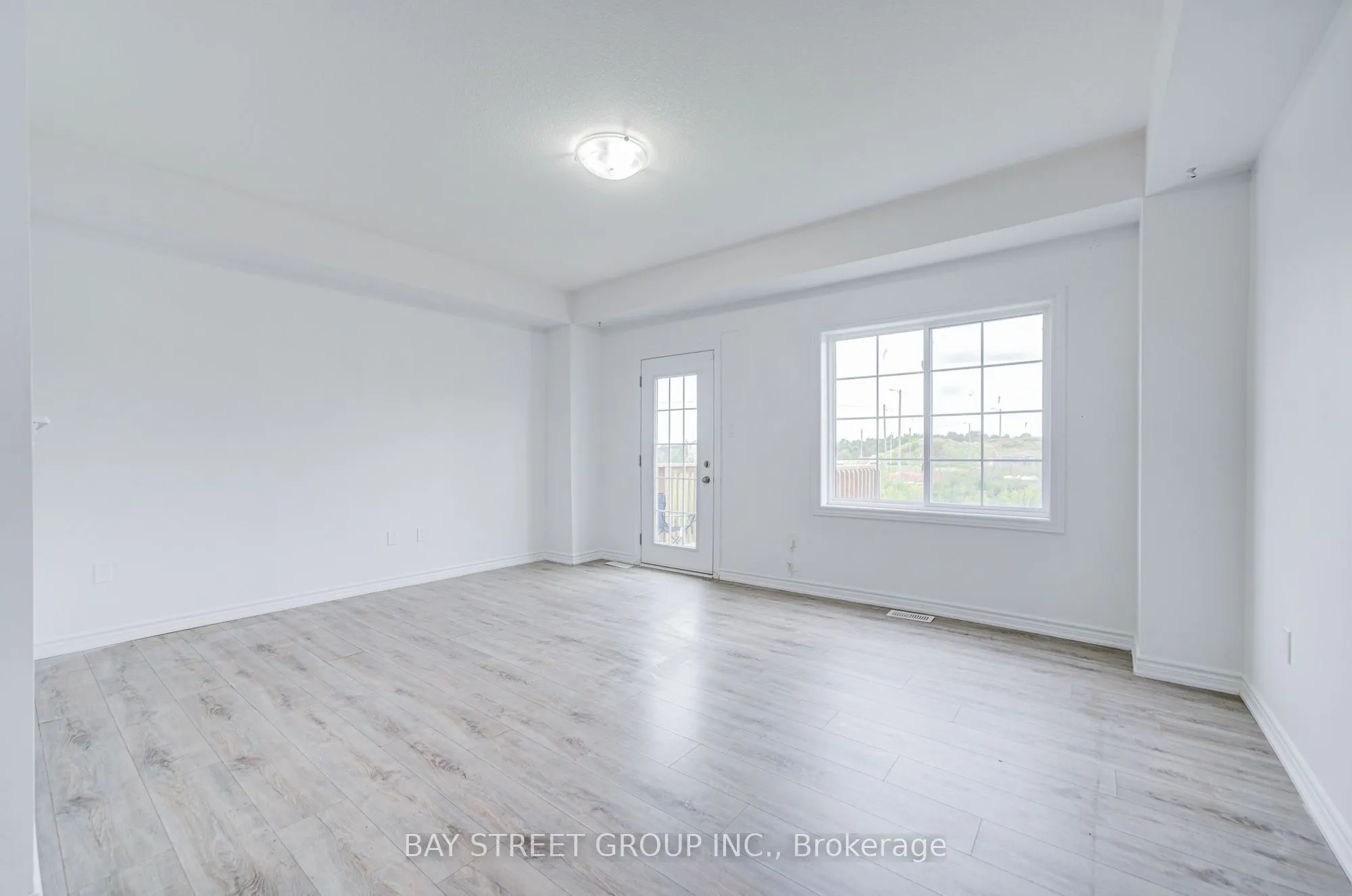 10 Elsegood Drive