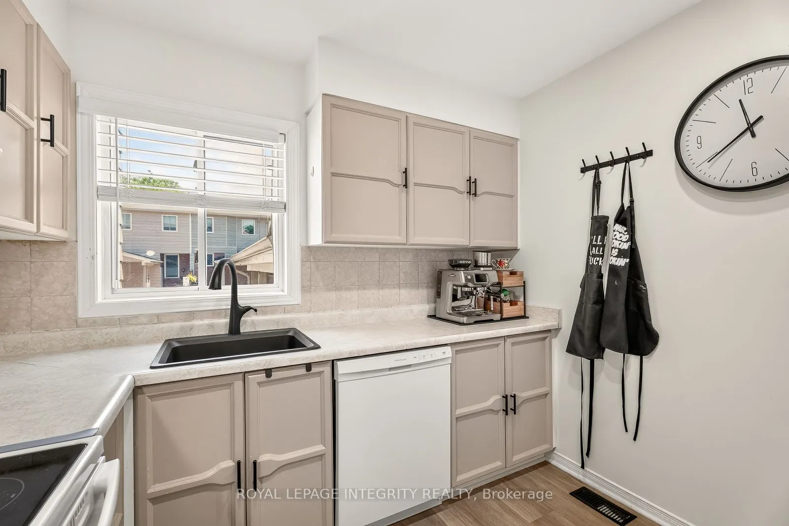 16 Stamford Private #0
