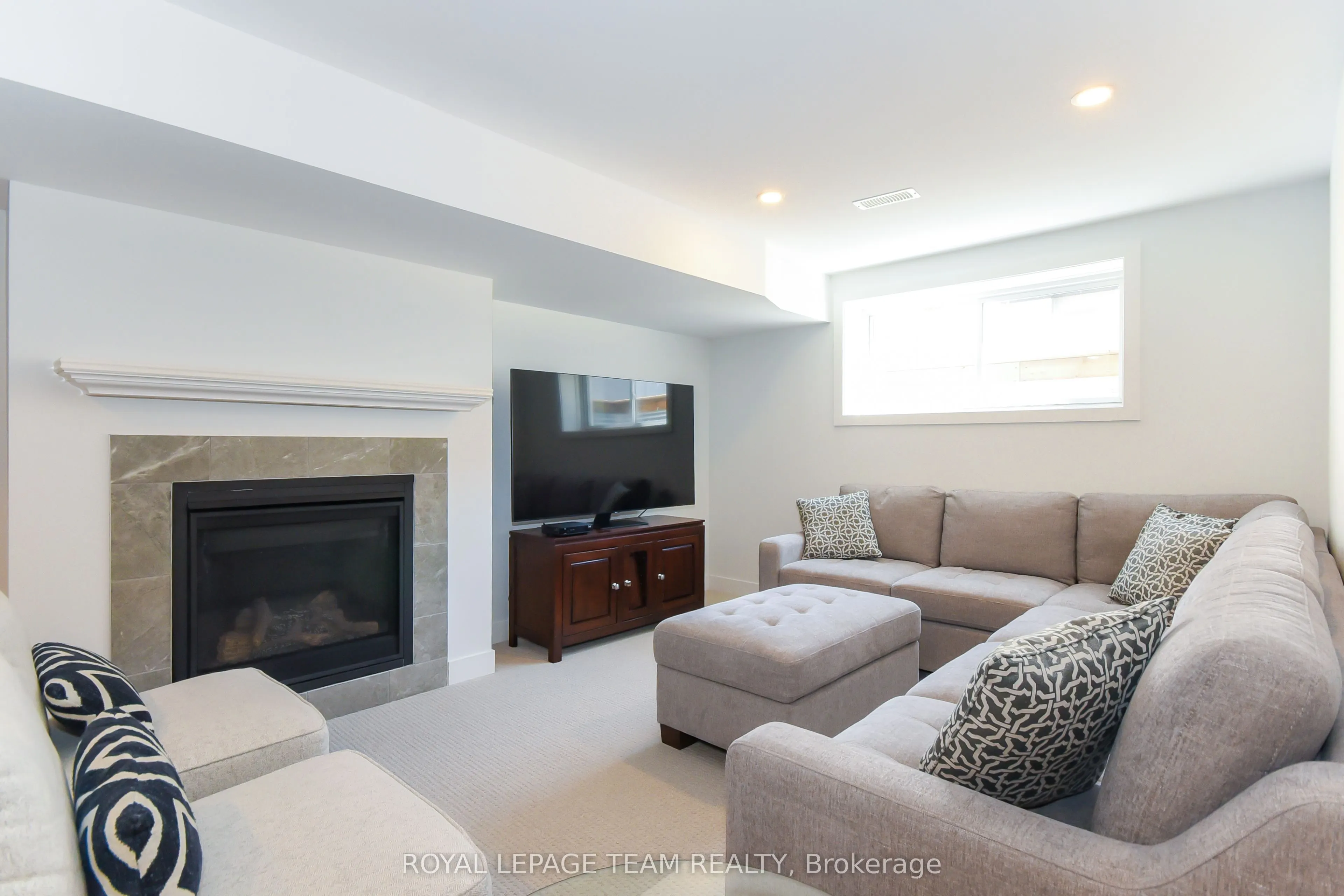 725 Capricorn Circle