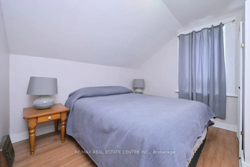 347157 Mono Centre Road