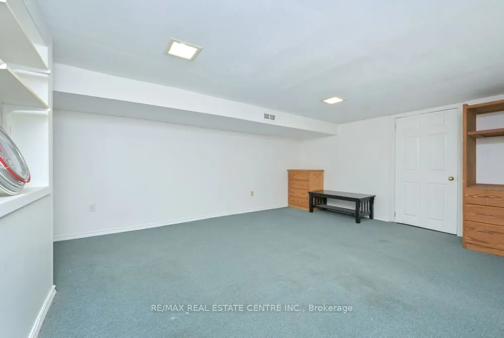 347157 Mono Centre Road