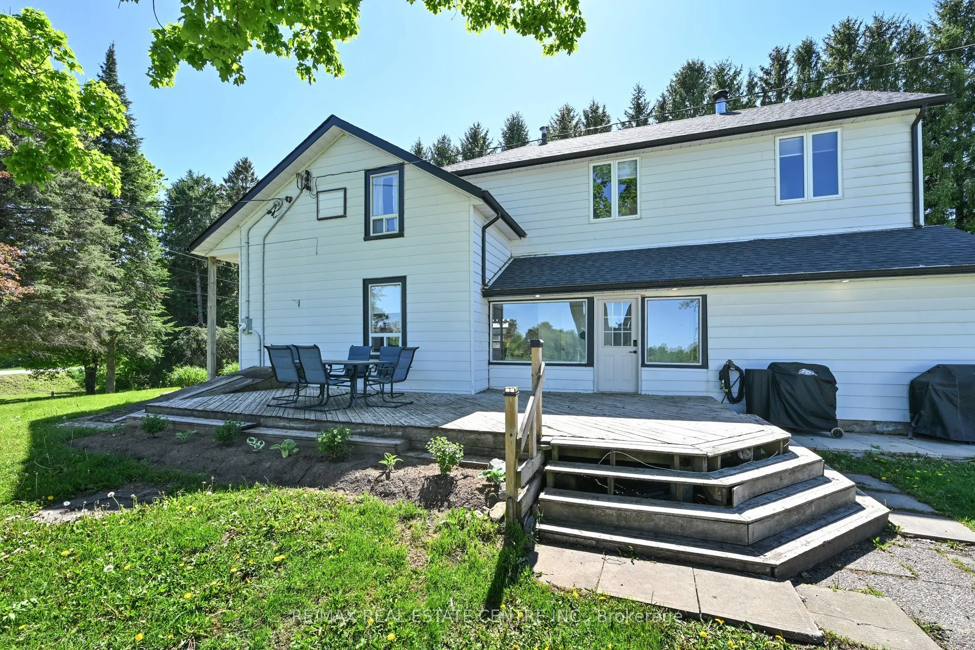 347157 Mono Centre Road