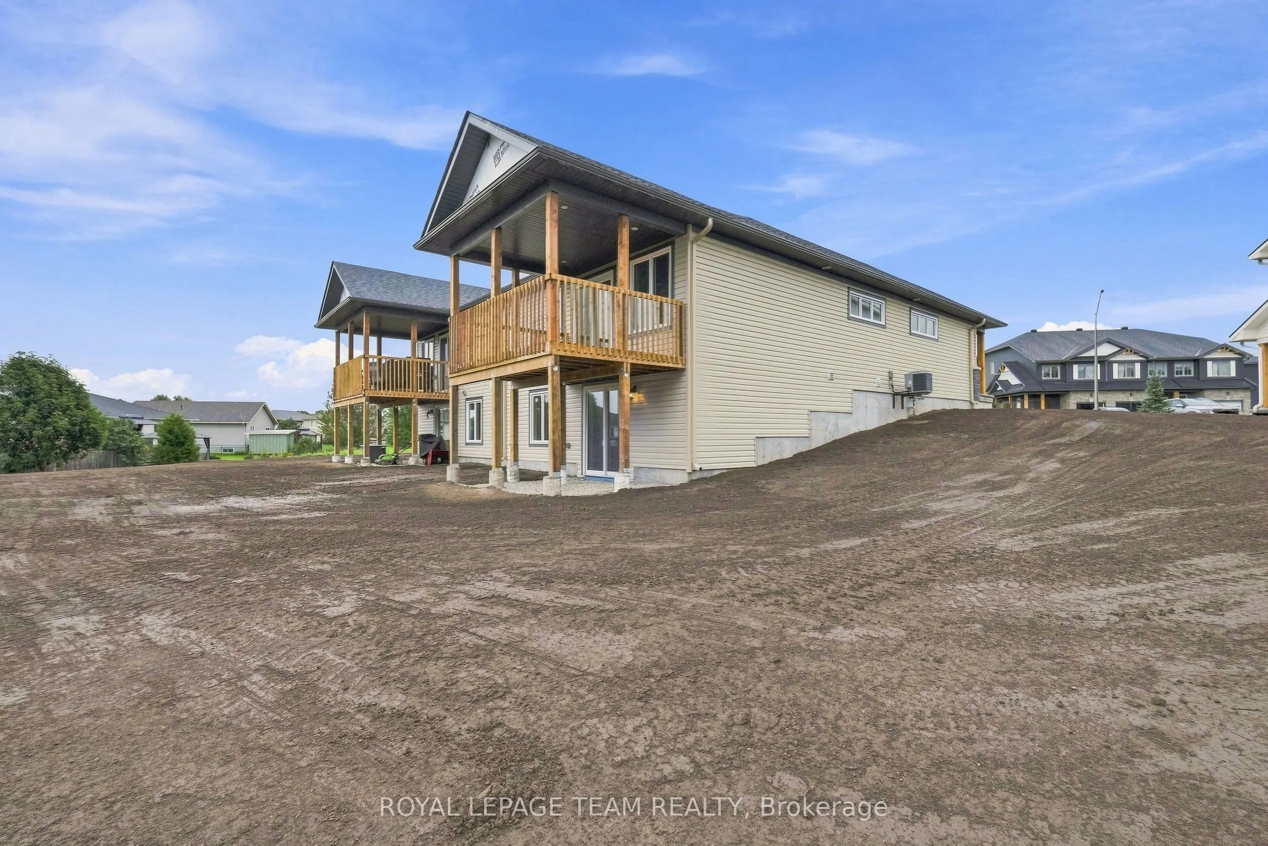 52 Whitcomb Crescent