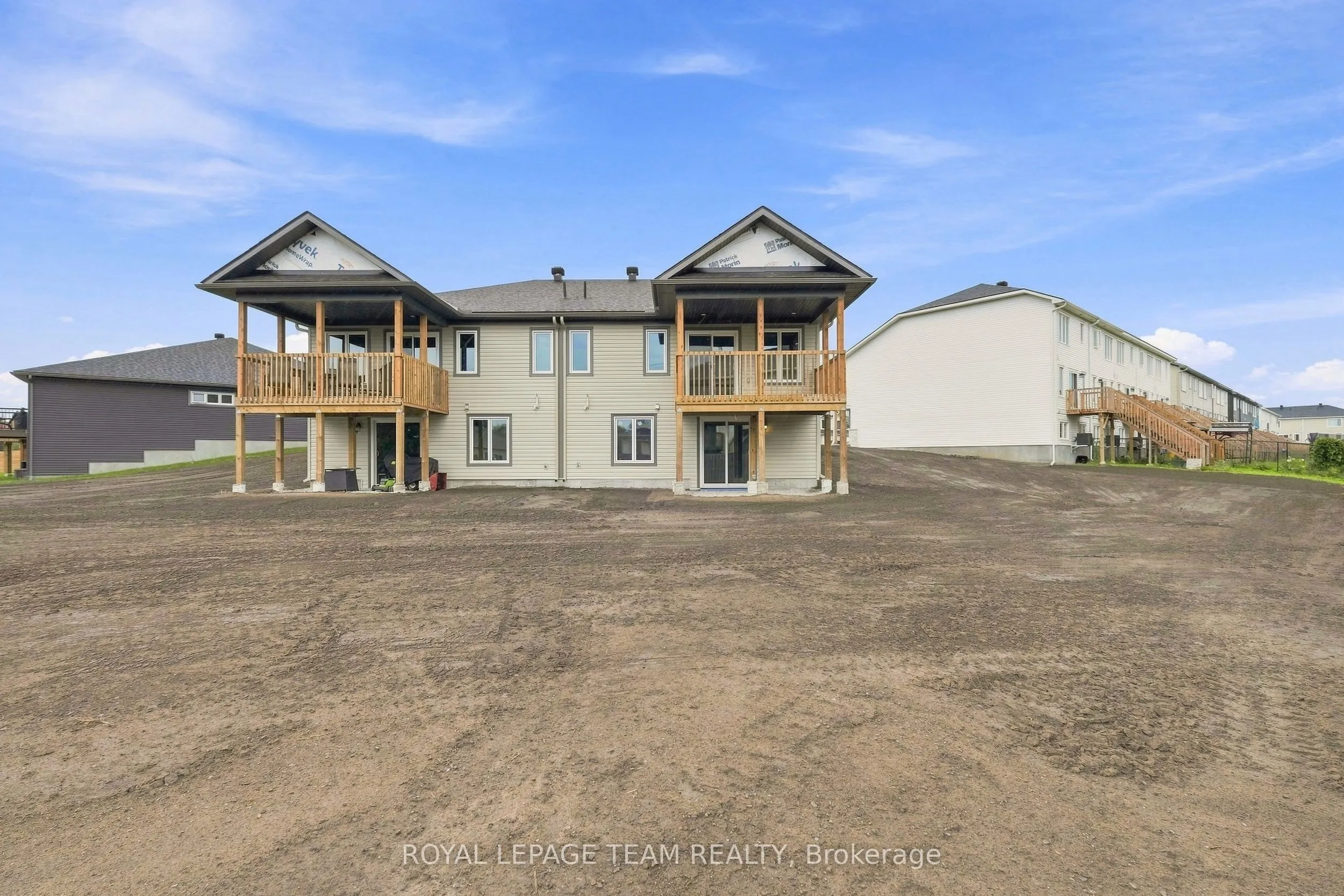 52 Whitcomb Crescent