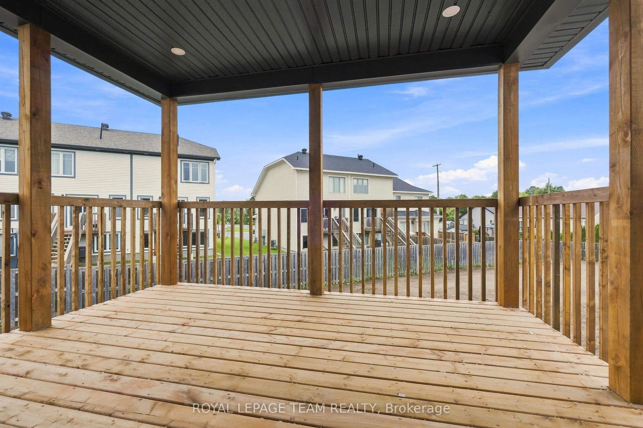 52 Whitcomb Crescent
