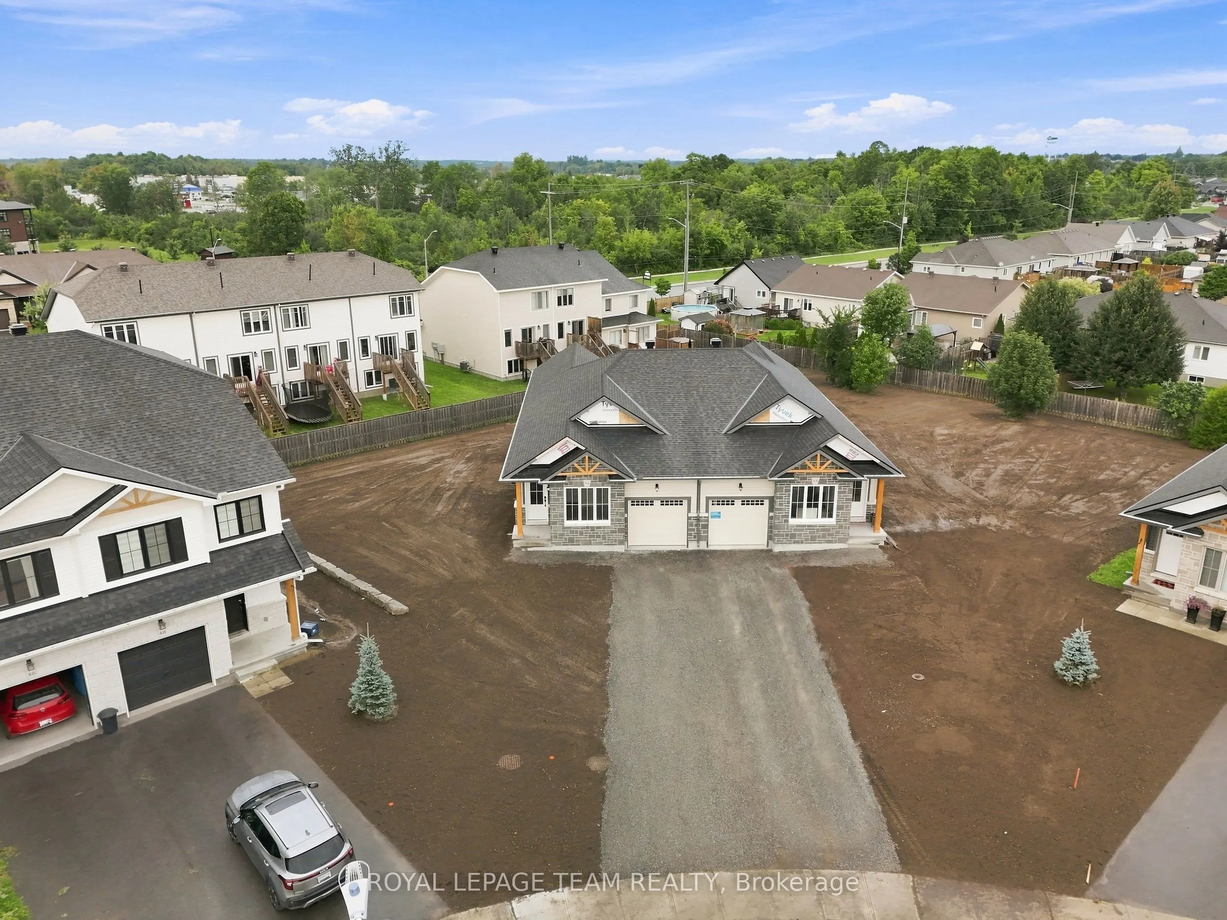 52 Whitcomb Crescent