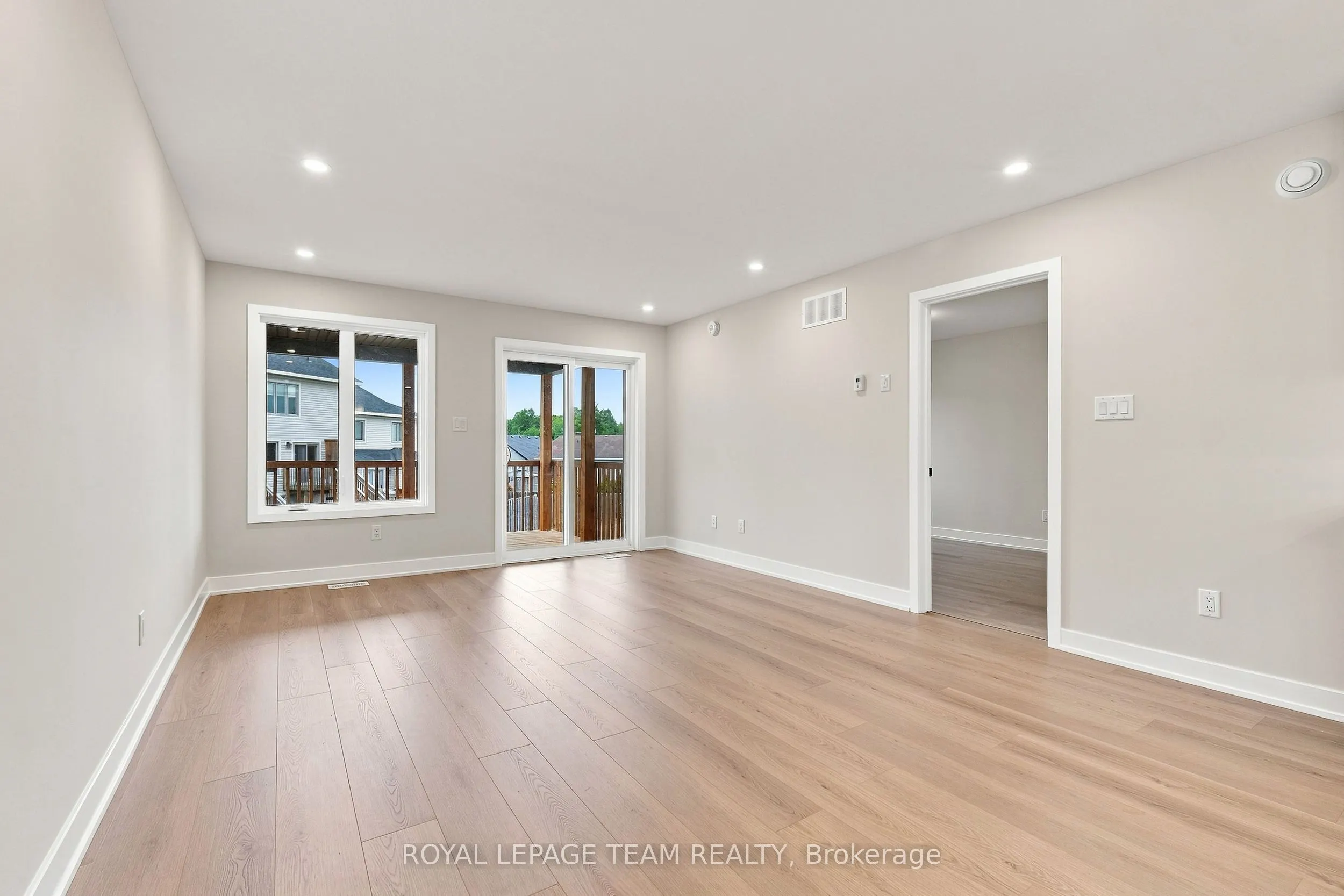 52 Whitcomb Crescent