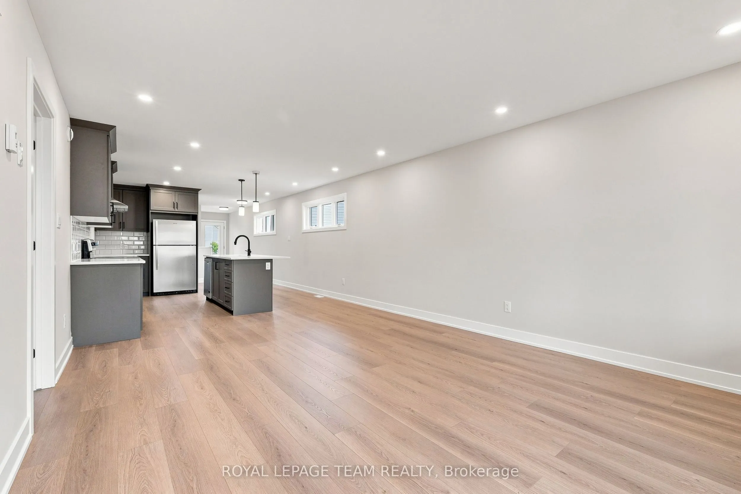 52 Whitcomb Crescent