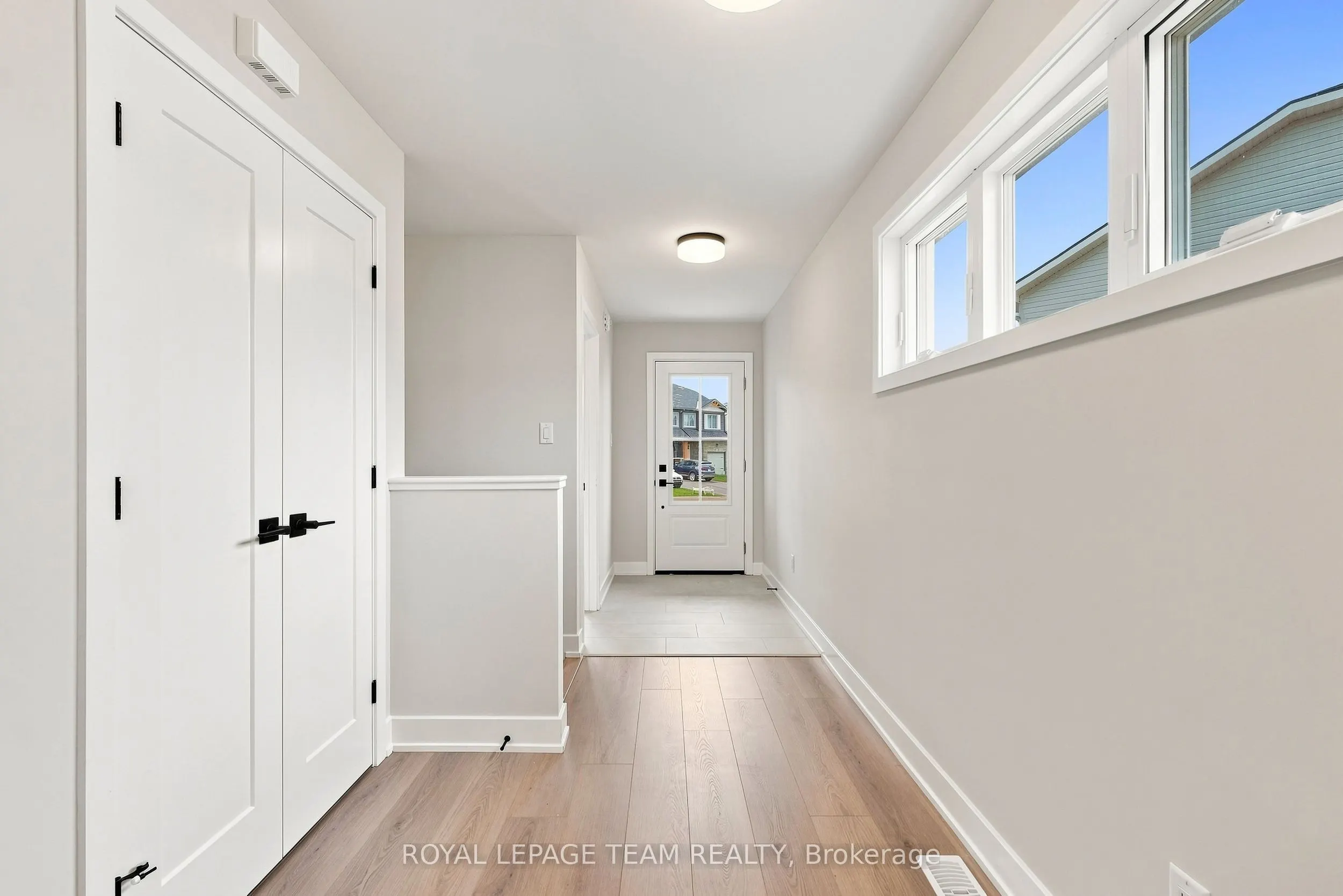 52 Whitcomb Crescent