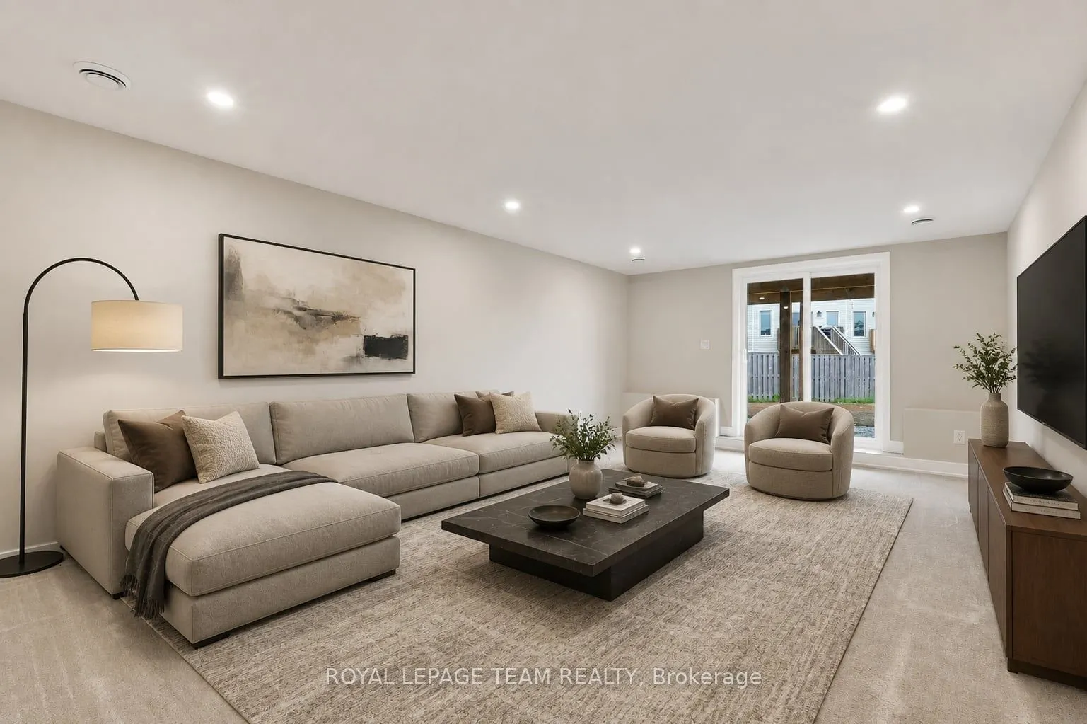 52 Whitcomb Crescent