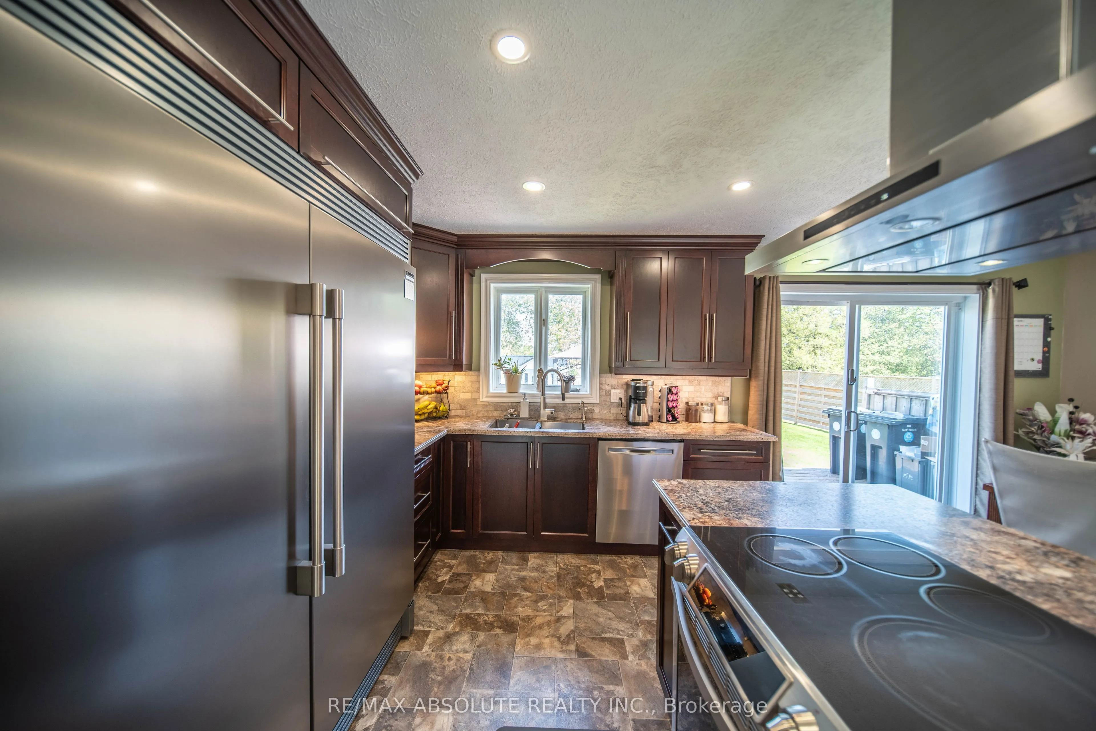 38 Duchesse Crescent #38